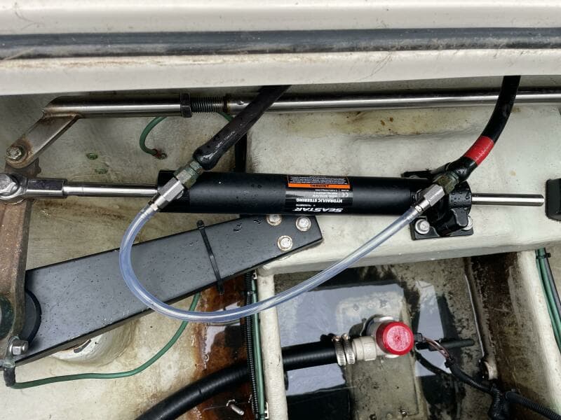 2000 Pursuit 3000 Express