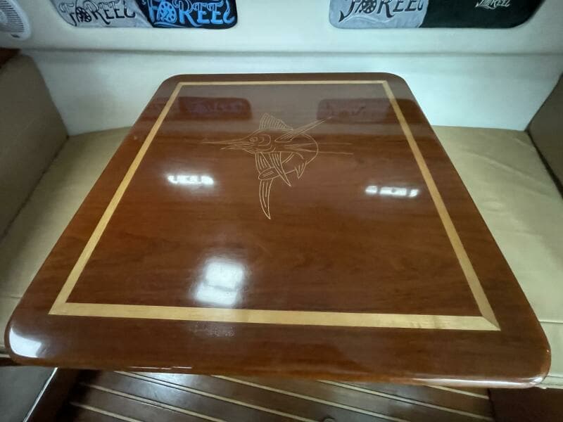 2000 Pursuit 3000 Express