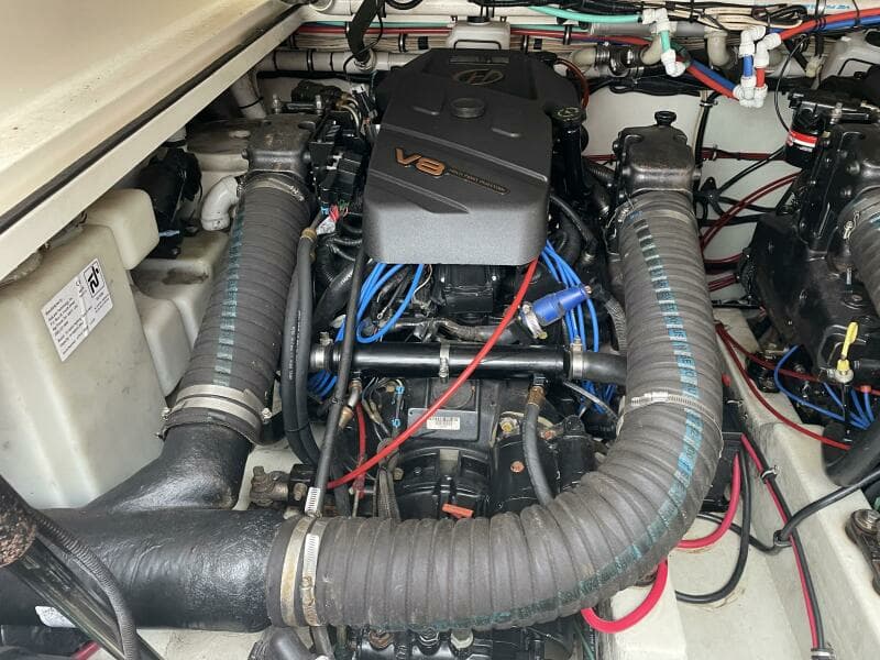 2000 Pursuit 3000 Express