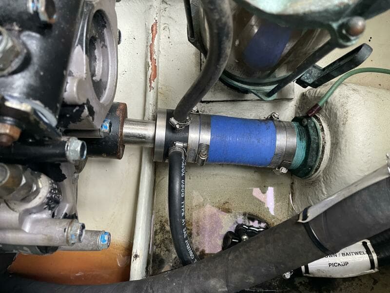 2000 Pursuit 3000 Express