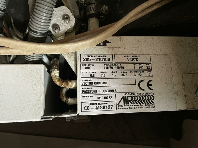 2000 Pursuit 3000 Express