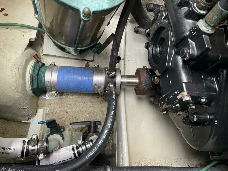 2000 Pursuit 3000 Express