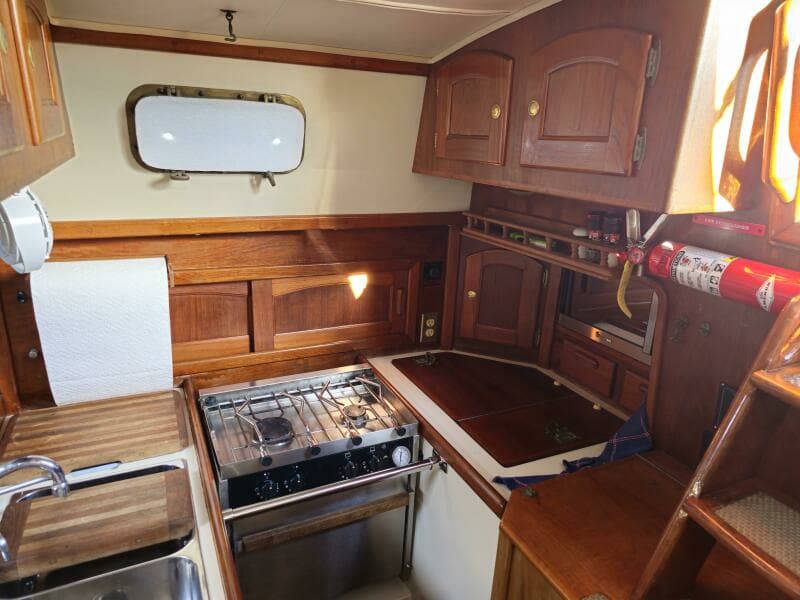 1998 Pacific Seacraft Crealock 37