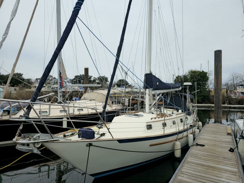 1998 Pacific Seacraft Crealock 37