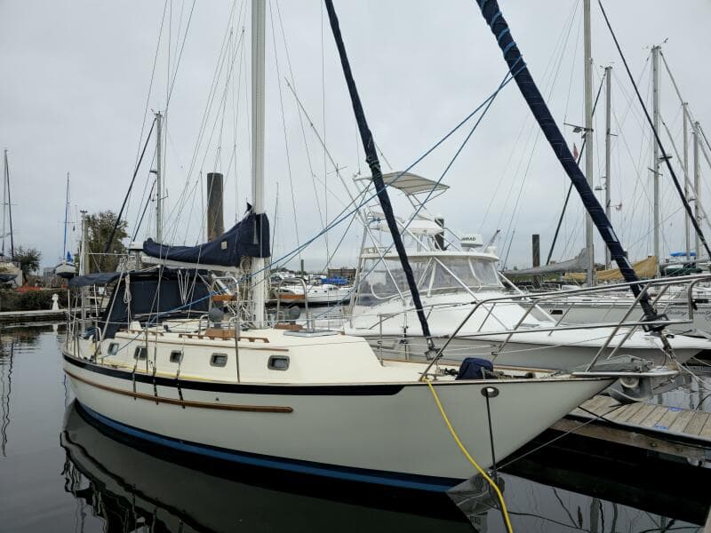 1998 Pacific Seacraft Crealock 37
