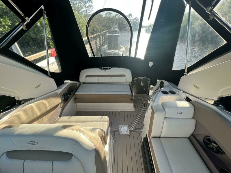 Regal 28 Express-Deck
