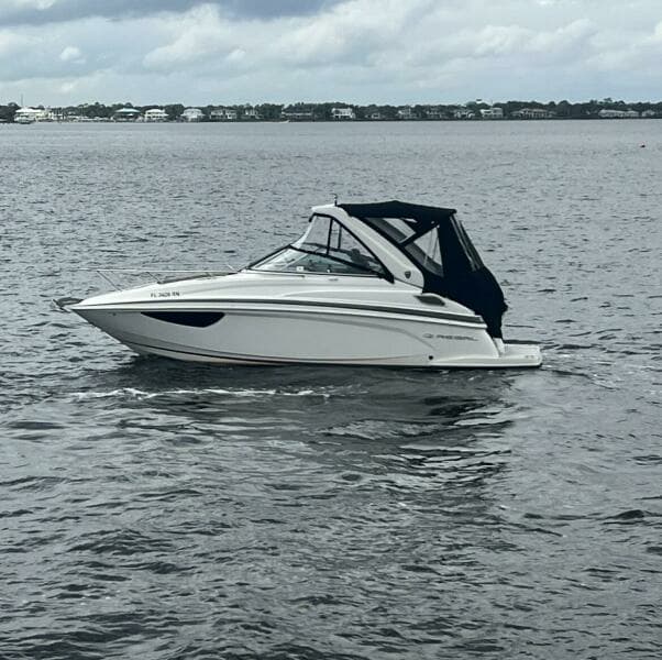 Regal 28 Express-Profile