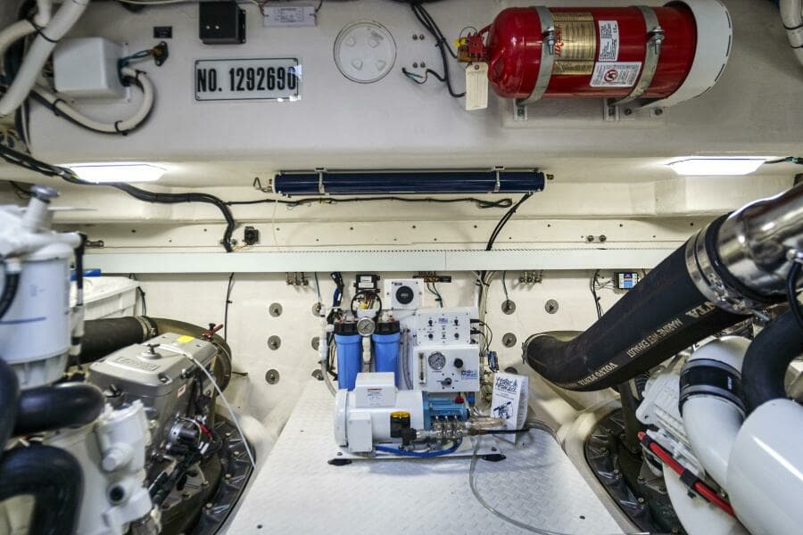 2019 Cruisers Yachts 54 Cantius