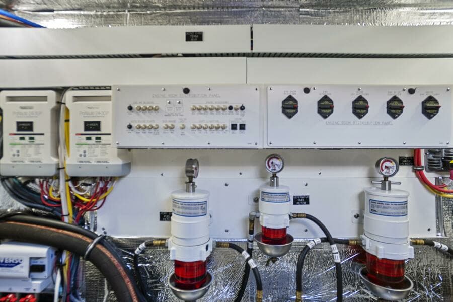 2019 Cruisers Yachts 54 Cantius