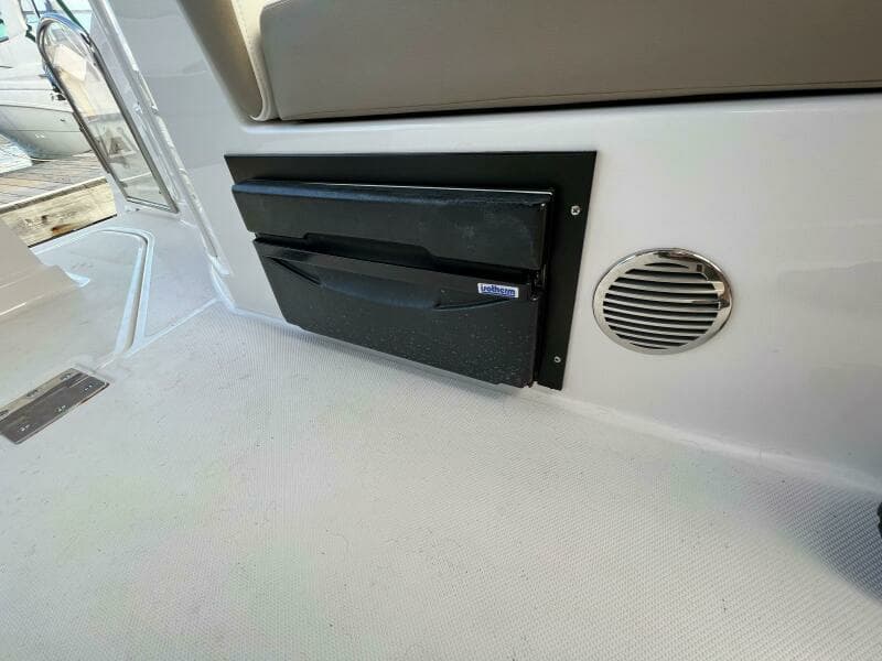 2017 Regal 28 Express