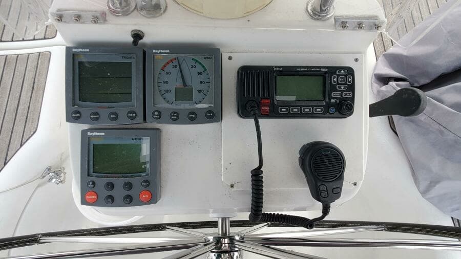 2000 Beneteau 361