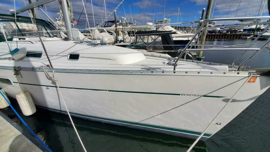 2000 Beneteau 361