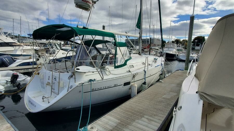 2000 Beneteau 361