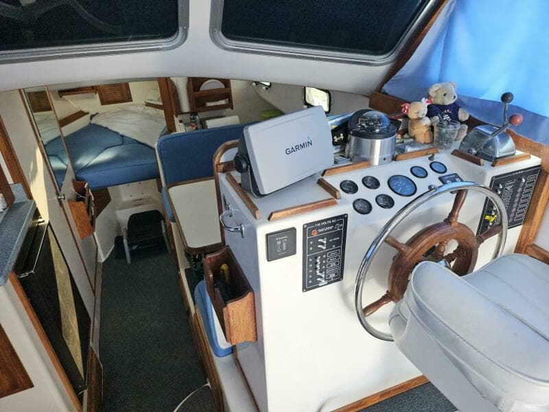 1989 Nauset 35 Flybridge Downeast Cruiser