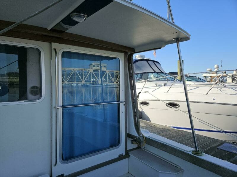 1989 Nauset 35 Flybridge Downeast Cruiser