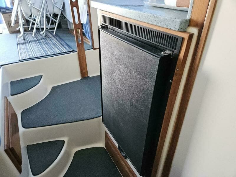 1989 Nauset 35 Flybridge Downeast Cruiser