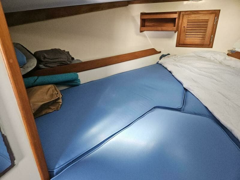 1989 Nauset 35 Flybridge Downeast Cruiser