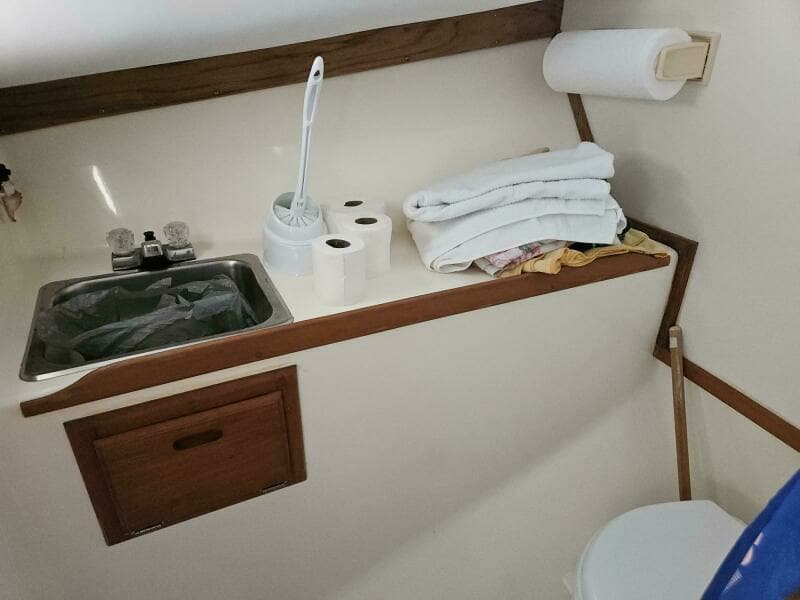 1989 Nauset 35 Flybridge Downeast Cruiser