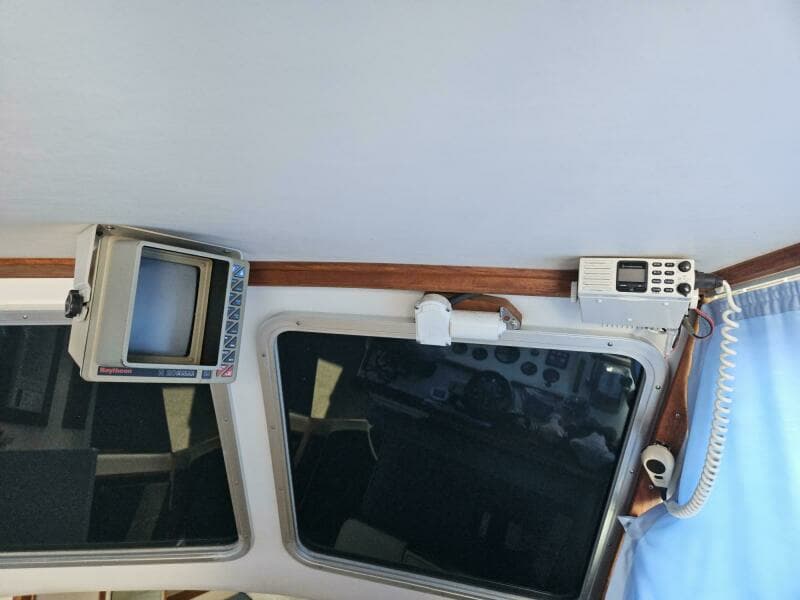 1989 Nauset 35 Flybridge Downeast Cruiser