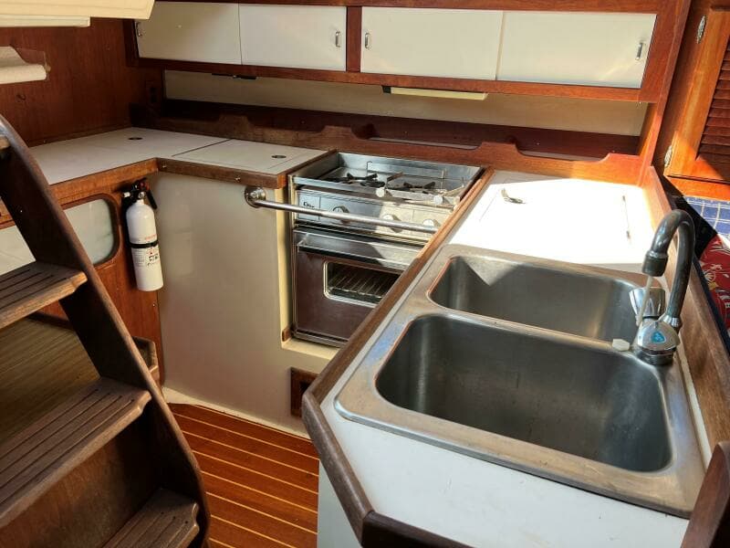 1986 Catalina Catalina 36 Tall Ri