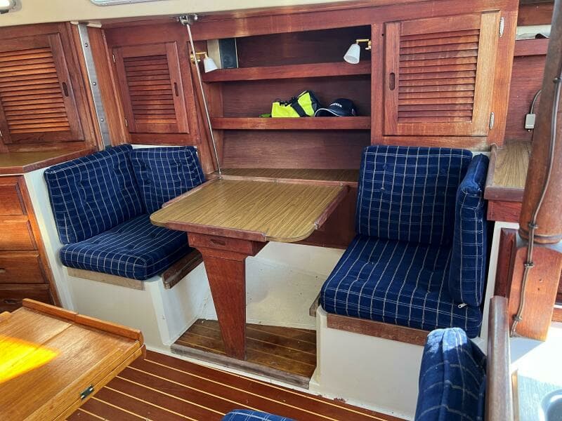 1986 Catalina Catalina 36 Tall Ri