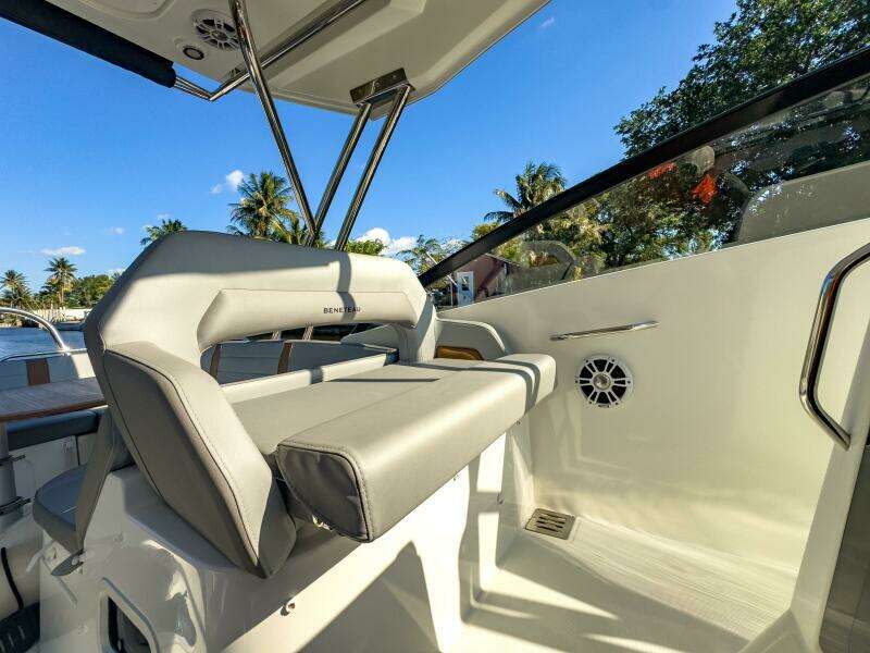 2024 Beneteau Flyer 10