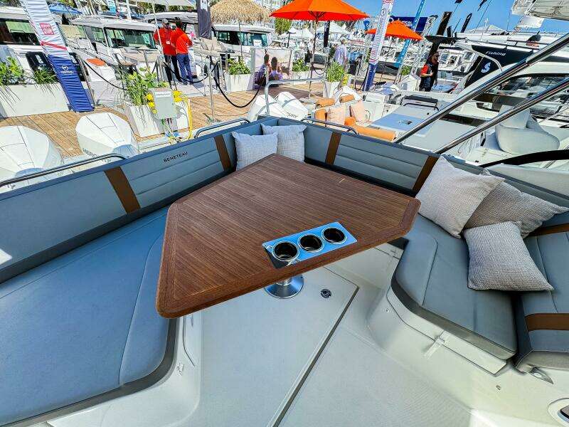 2024 Beneteau Flyer 10