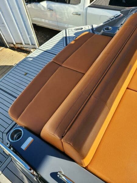 2017 Cruisers Yachts 338 South Beach BR