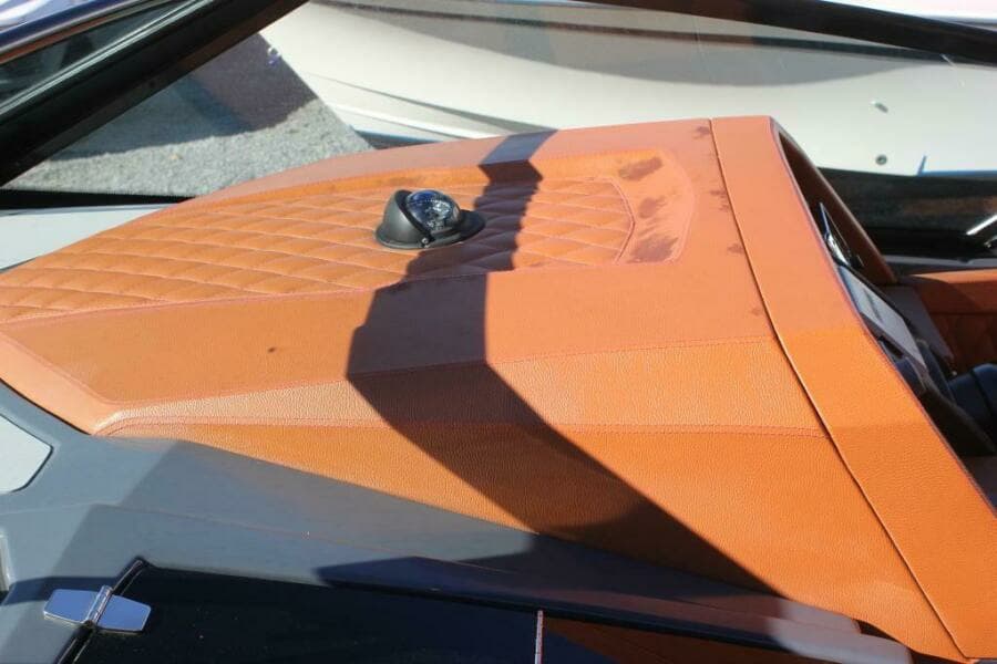 2017 Cruisers Yachts 338 South Beach BR