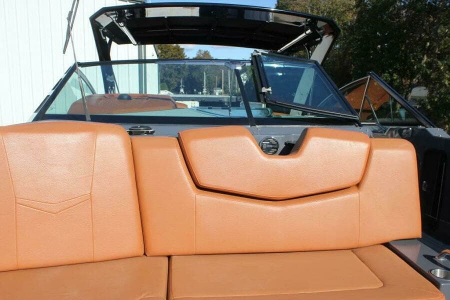 2017 Cruisers Yachts 338 South Beach BR