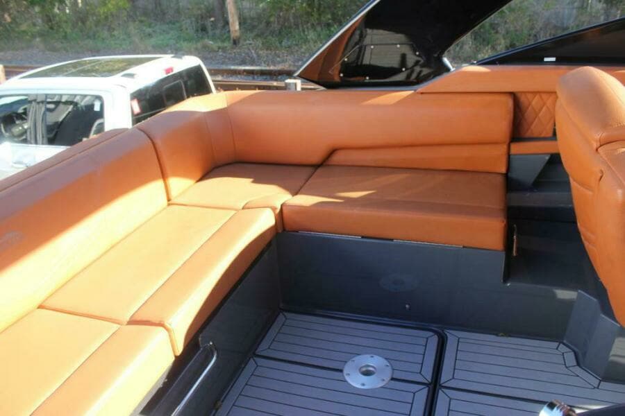 2017 Cruisers Yachts 338 South Beach BR