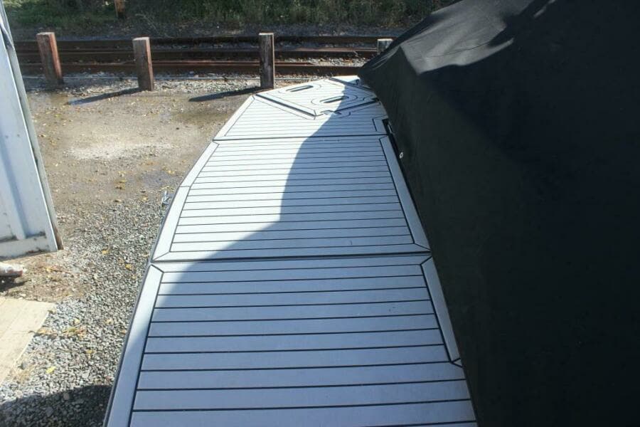 2017 Cruisers Yachts 338 South Beach BR