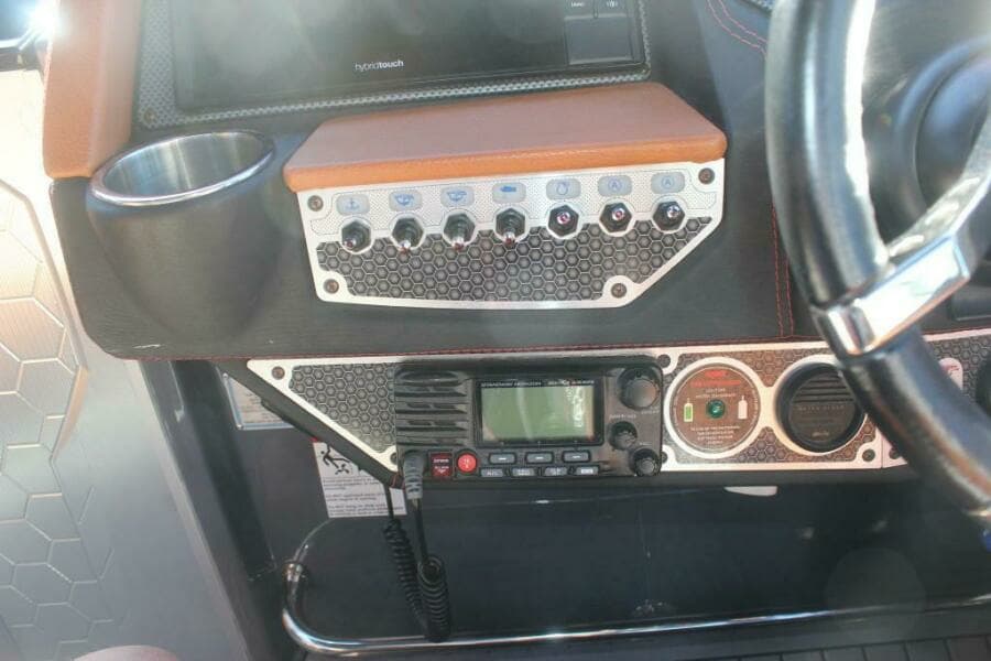 2017 Cruisers Yachts 338 South Beach BR