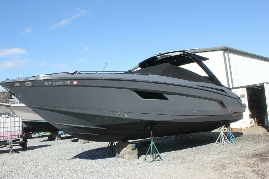 2017 Cruisers Yachts 338 South Beach BR