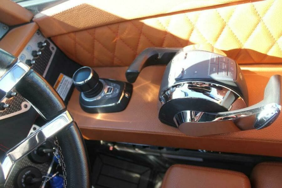 2017 Cruisers Yachts 338 South Beach BR