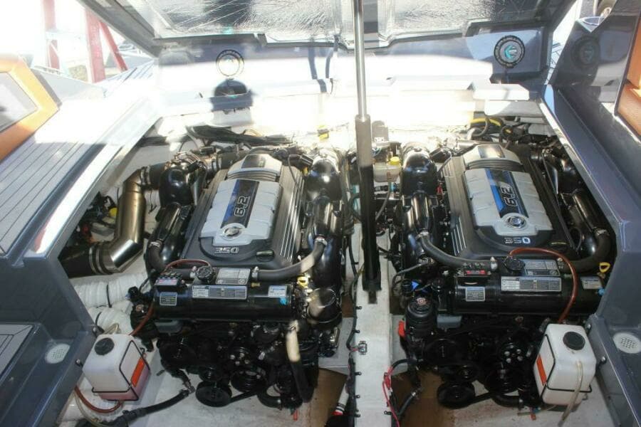 2017 Cruisers Yachts 338 South Beach BR