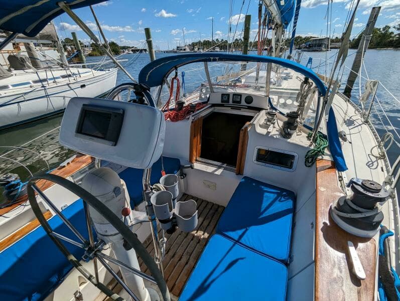 1985 Wauquiez Hood 38 MK II