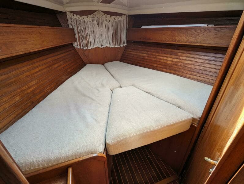 1985 Wauquiez Hood 38 MK II