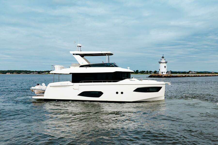 2023 Absolute 52 Navetta