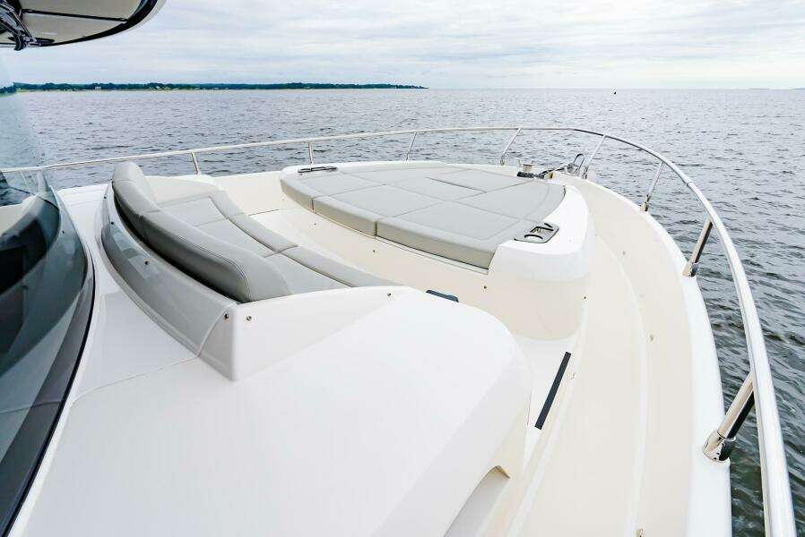 2023 Absolute 52 Navetta