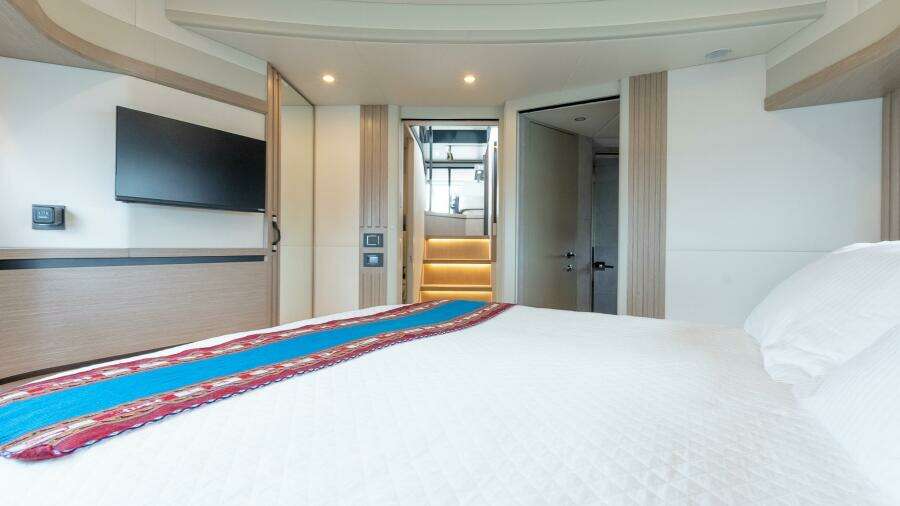 2023 Absolute 52 Navetta