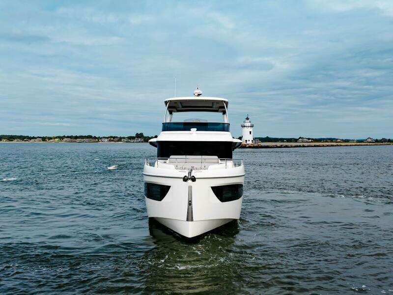 2023 Absolute 52 Navetta