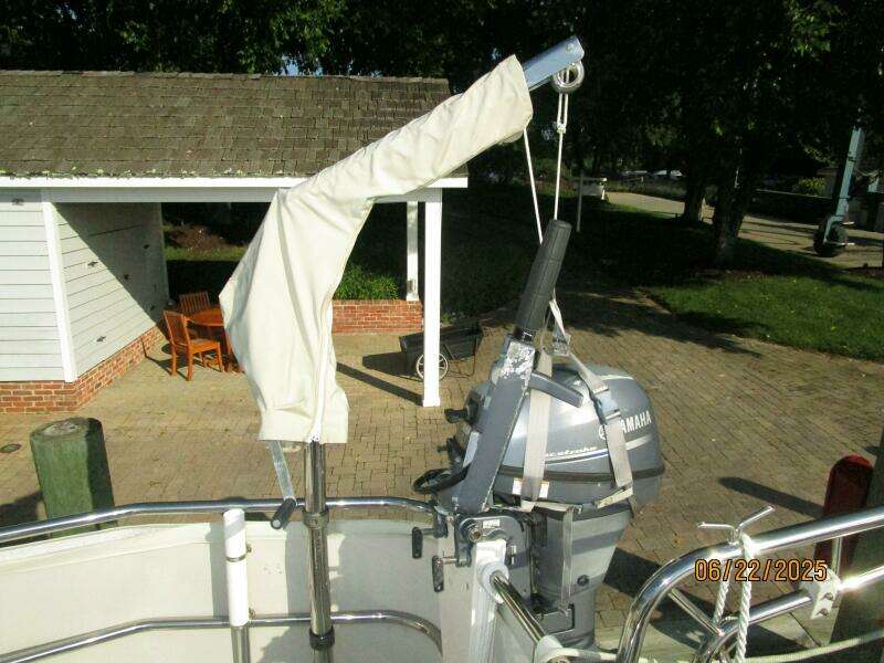 39' Mainship tender outboard davit