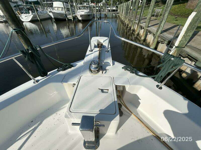 39' Mainship anchor windlass