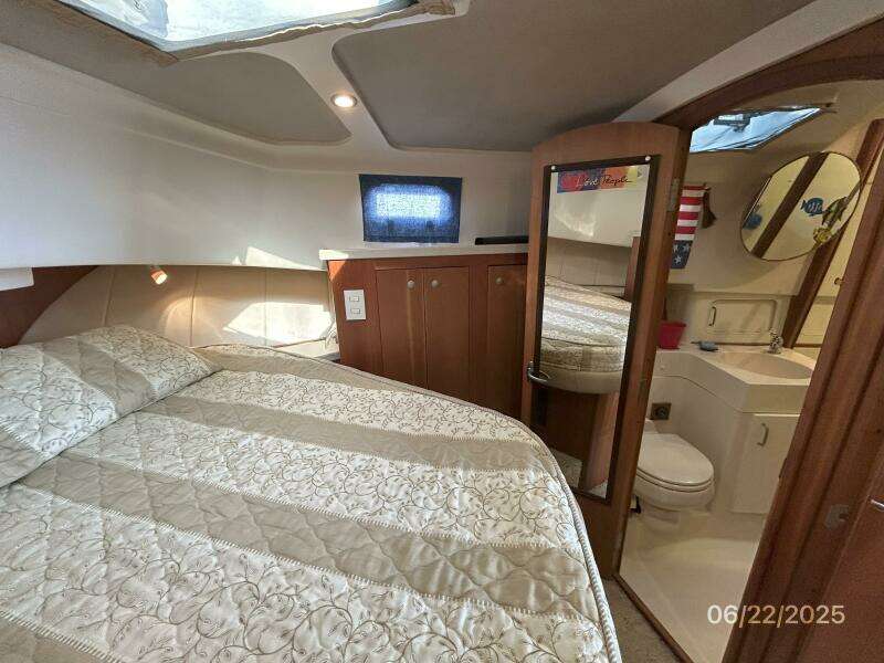 39' Mainship master stateroom starboard
