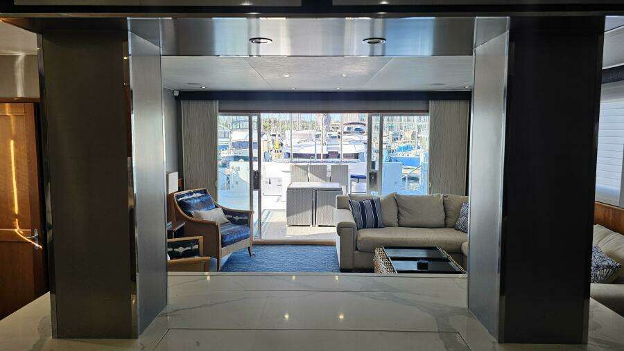 2009 Custom Flybridge Motoryacht