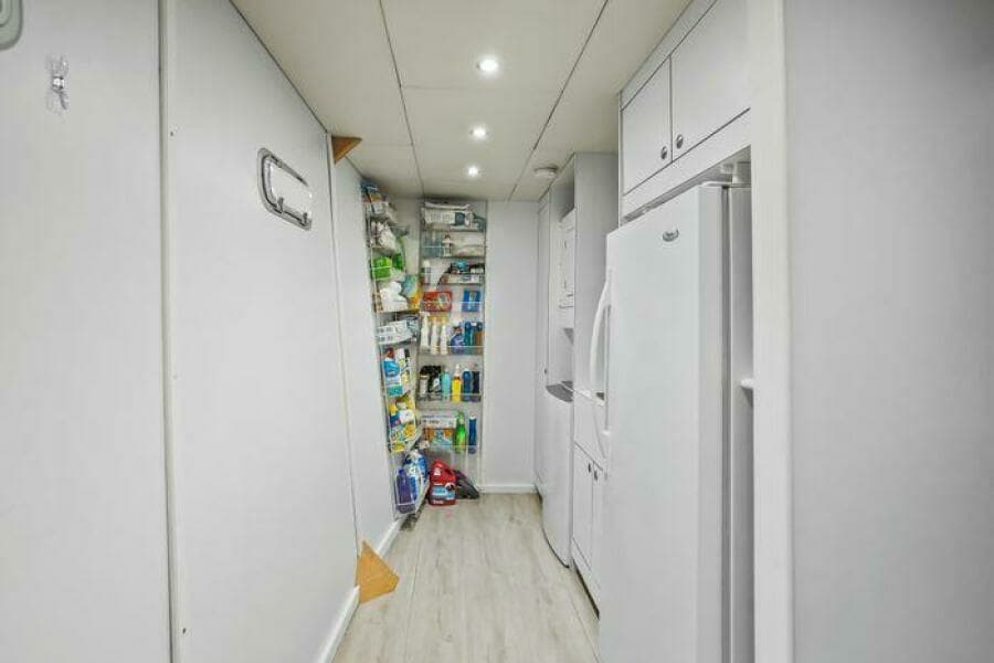 2009 Custom Flybridge Motoryacht