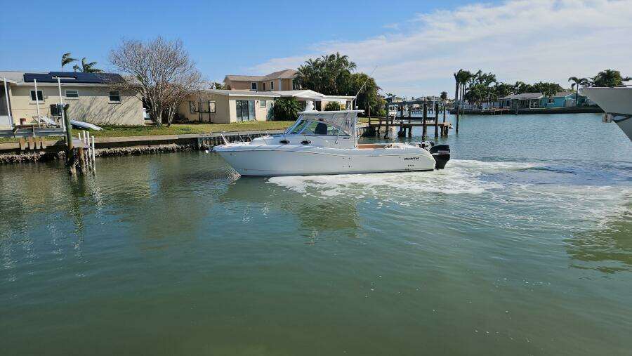 2008 World Cat 320 EC