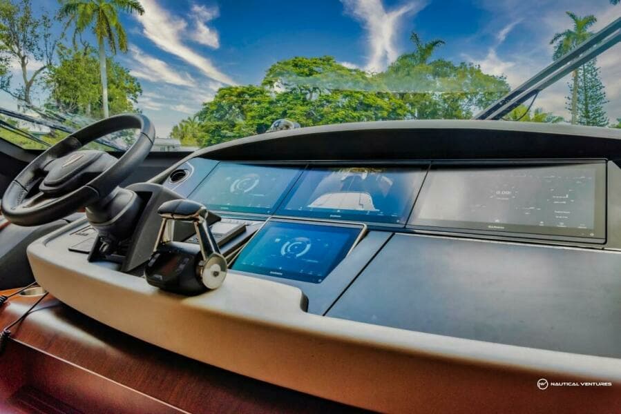 2023 Fairline Phantom 65