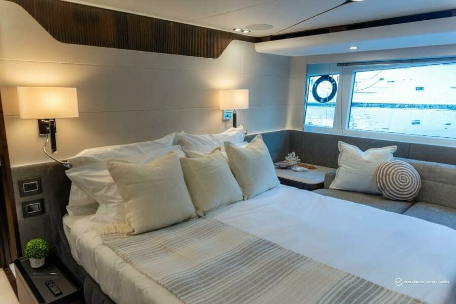 2023 Fairline Phantom 65